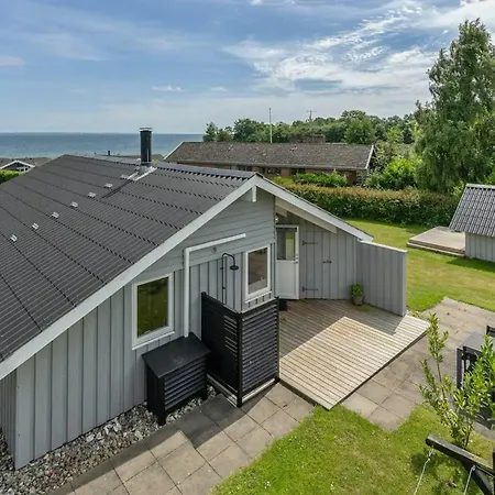 Bright House With Sea View And A Hot Tub On Als 別荘